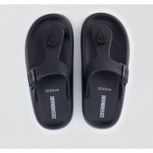 NWT Cushionaire Black Thong Sandals Slide Buckle Women US 6 EU36 Comfort Slip On